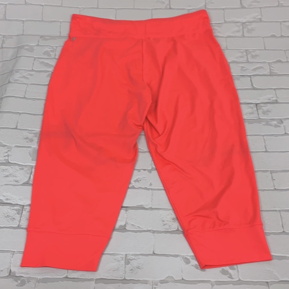 Fabletics Crop Pants Size XL Bright Coral pink Stretchy Lounge Comfort - Picture 2 of 13